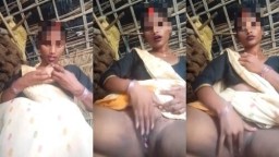 Horny Desi Bhabhi Fingering