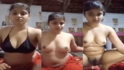 Desi Indian Girl Ne Apne Bur Me Finger Daal Kar Video Banaya
